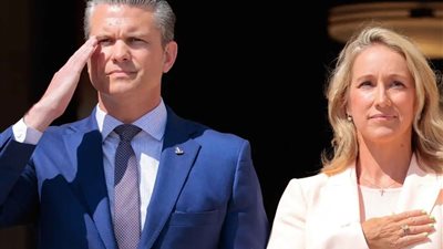 من البنتاجون إلى البيت الأبيض.. كيف تصنع جينيفر هيجسيث نفوذ زوجها السياسي؟