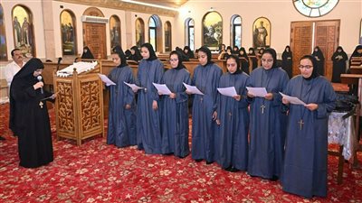  البابا تواضروس يصلي صلوات رهبنة سبع راهبات جديدات بدير مارجرجس