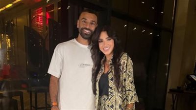 بيتعمله نشيد باسمه.. روجينا تشيد باللاعب محمد صلاح بصورة جمعتهما