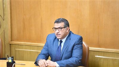 محافظ قنا: توفير 60 خط سيرفيس و2 ميني باص من وإلى المجمع والتعريفة 8 جنيهات 