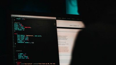 قراصنة إيرانيون يحاولون استهداف بنى تحتية أمريكية بهجمات إلكترونية