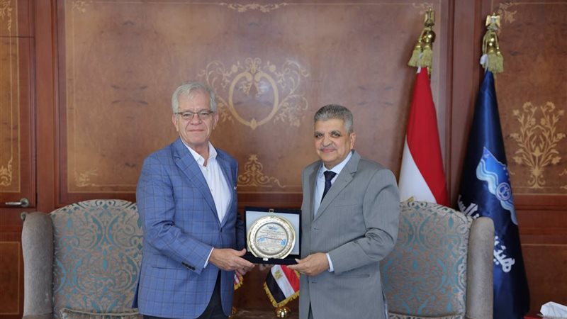 الفريق أسامة ربيع
