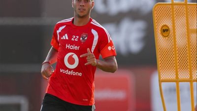 إمام عاشور ينقلب على عموتة في الأهلي بسبب منتخب مصر