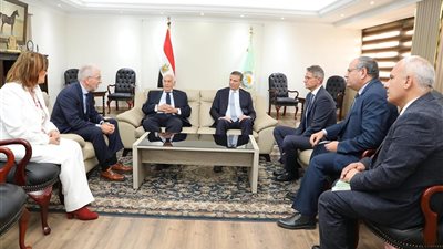 مصر وألمانيا تبحثان تطبيق تكنولوجيات الزراعة العمودية لإنتاج القمح