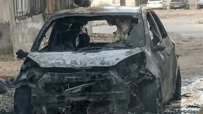 السيطرة على حريق بسيارة ملاكي بحي فيصل في السويس دون إصابات