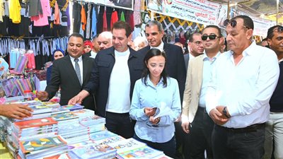 محافظ البحيرة تفتتح أول معارض «أهلاً مدارس» في أبو المطامير 