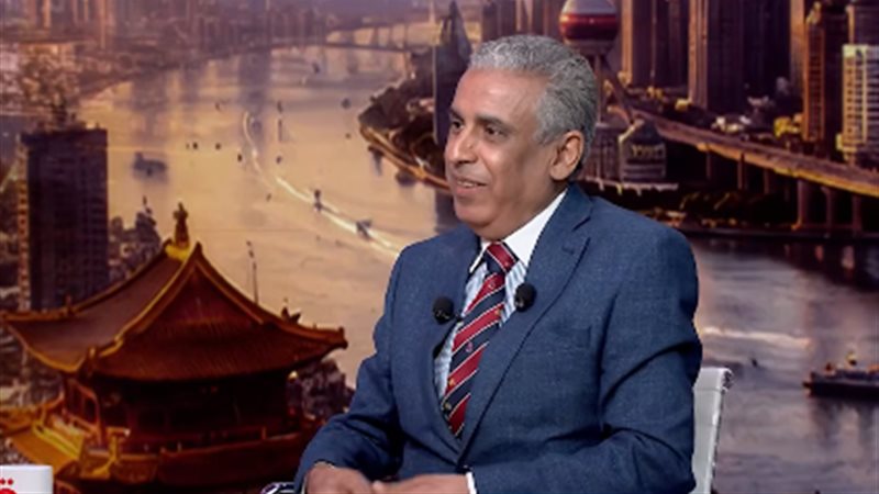 عماد الأزرق، عضو