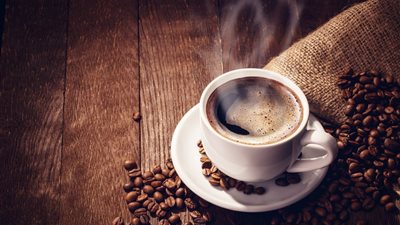 دراسة تصدم الجميع.. هذا ما يحدث لقلبك عند تناول 5 أكواب من القهوة يوميا