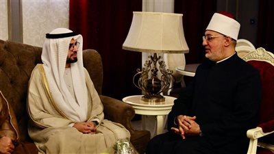 مفتي الجمهورية يلتقي رئيس الشؤون الإسلامية بالإمارات لتعزيز التعاون الإفتائي