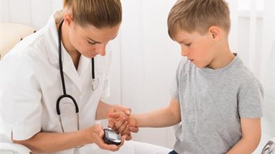 لم يعد مرض الكبار.. لماذا يصاب الأطفال بالسكري من النوع الثاني؟