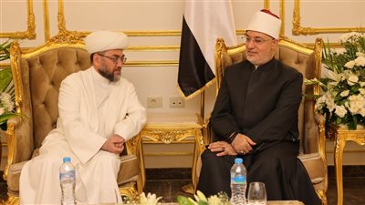 المفتي يبحث مع نظيره الأوزبكي آفاق التعاون المشترك على هامش مؤتمر الإفتاء