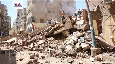 انهيار منزل من أربعة طوابق بعزبة شاهين ونائب المحافظ يتابع جهود الإنقاذ