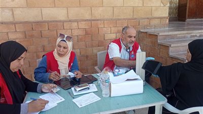 قافلة «الأمراض المزمنة» تفحص العاملين والمواطنين بالجامع الكبير بالسويس 