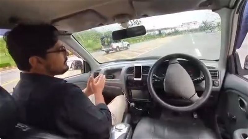 الشاب خلال اختبار