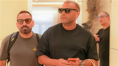 رامي صبري يصل بيروت لتكريمه بجائزة 