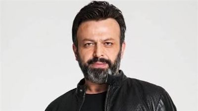 العثور على الممثل التركي سرحات مصطفى كيليتش متوفيا في منزله | تفاصيل