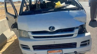 إصابة 23 شخصًا في انقلاب ميني باص على طريق مطروح الإسكندرية