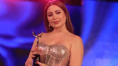 نسرين طافش تحصل على لقب أجمل فنانة عربية وسما كمال ثمثل مصر عالميا