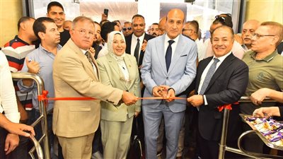 محافظ أسيوط يفتتح فرع 