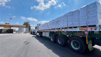 الهلال الأحمر المصري يطلق قافلة «زاد العزة» 273 بحمولة تتجاوز 3,324 طن