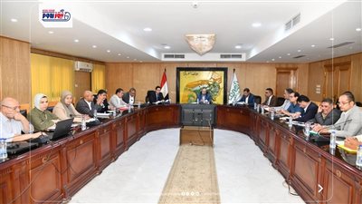 محافظ الفيوم يتابع معدلات الأداء وآخر المستجدات بملف التصالح في مخالفات البناء