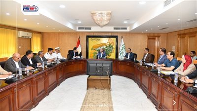 محافظ الفيوم يوجه بتجهيز غرفة عزل بكل مدرسة وتدريب المنسقين على الطوارئ قبل الدراسة
