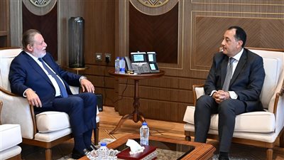 خفض التضخم وزيادة التدفقات الدولارية.. مدبولي يبحث مع محافظ البنك المركزي عددا من ملفات العمل المشتركة