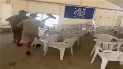 رفضًا لـ«توطين المهاجرين».. محتجون يقتحمون مقر المنظمة الدولية للهجرة في ليبيا