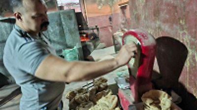 ضربات رقابية لضبط منظومة الخبز المدعم.. 64 محضرًا خلال حملات مكثفة ببندر زفتى 