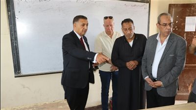 الأمين عام نقابة المهن التعليمية يوجه رسالة لمحافظ القليوبية بشأن المدارس