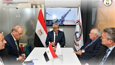 وزير الإنتاج الحربي يبحث مع «تاليس» توسيع التعاون ونقل التكنولوجيا