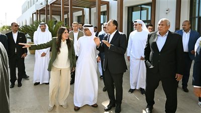رئيس الوزراء يتفقد فندق 