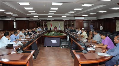 بني سويف تبدأ تركيب قطع موفرة للمياه بالمصالح الحكومية لترشيد الاستهلاك