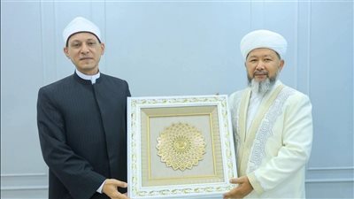 المفتي العام لكازاخستان يستقبل رئيس جامعة نور-مبارك ويؤكد دعم الجامعة ودورها