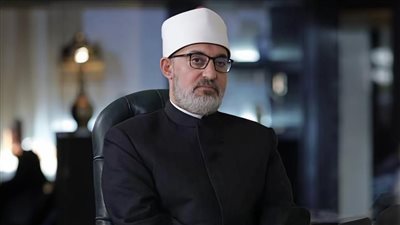 مفتي الجمهورية يدين تمزيق المصحف في نيويورك ويحذر من استغلال دور العبادة لنشر الكراهية 