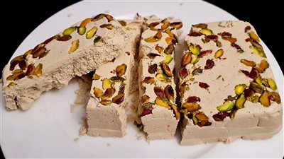 قبل الدراسة.. طريقة عمل الحلاوة الطحينية في المنزل بمكونات بسيطة