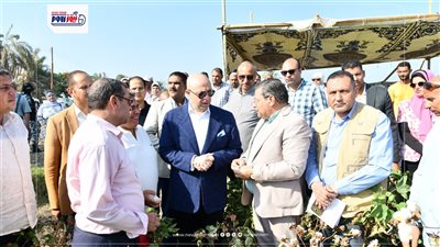 بالتزامن مع عيد الفلاح المصري الـ 74.. محافظ الفيوم يفتتح موسم جني القطن