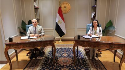 وزيرة التضامن ورئيس جامعة عين شمس يوقعان بروتوكول تدشين دبلوم الإرشاد النفسي ل