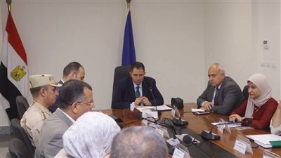 محافظ دمياط يترأس اجتماعًا موسعًا لمتابعة استعدادات المدارس
