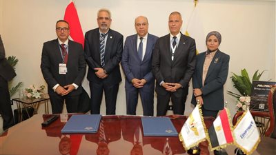 وزير الطيران يشهد توقيع اتفاقية بين مصر للطيران والأياتا لدعم الاستدامة البيئي