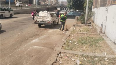 بسبب التقصير.. محافظ الجيزة يحيل مسؤولي النظافة وهيئة النظافة للتحقيق