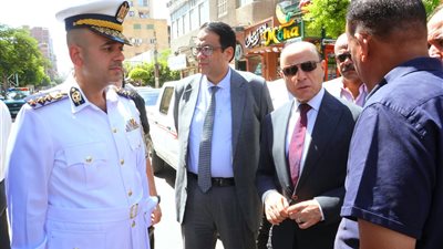 محافظ الغربية يتابع انتظام الحركة المرورية بمحيط المدارس والطرق الرئيسية 