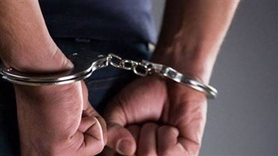 خناقة الإيجار تقلب الكافتيريا ساحة معركة.. ضبط الأب ونجله بالقليوبية