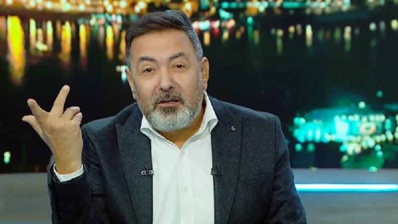 الإعلامي خيري رمضان