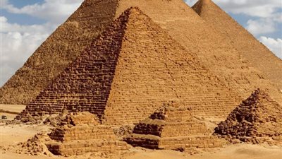 الأهرامات جميلة .. ولكن لماذا يشعر السياح بخيبة أمل ؟