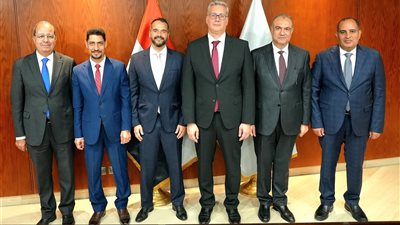 مباحثات مصرية هندية لتعزيز التعاون في مجالات البتروكيماويات والتعدين والأسمدة