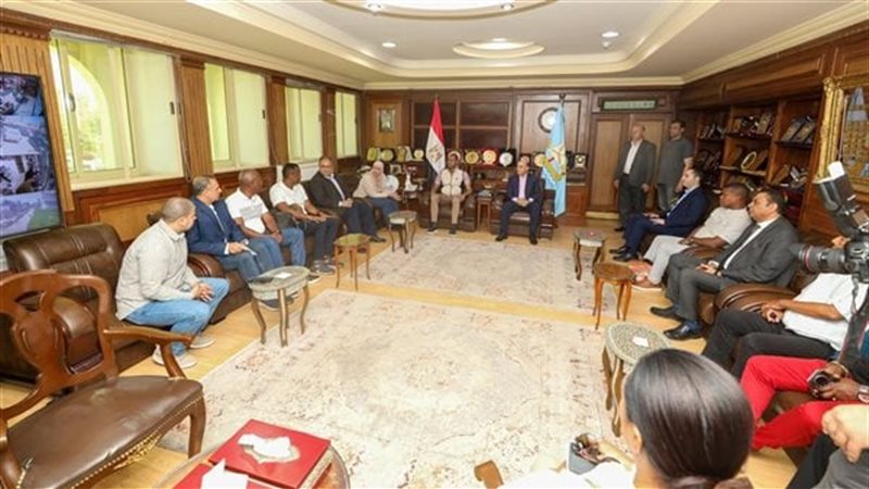 محافظ كفر الشيخ مع