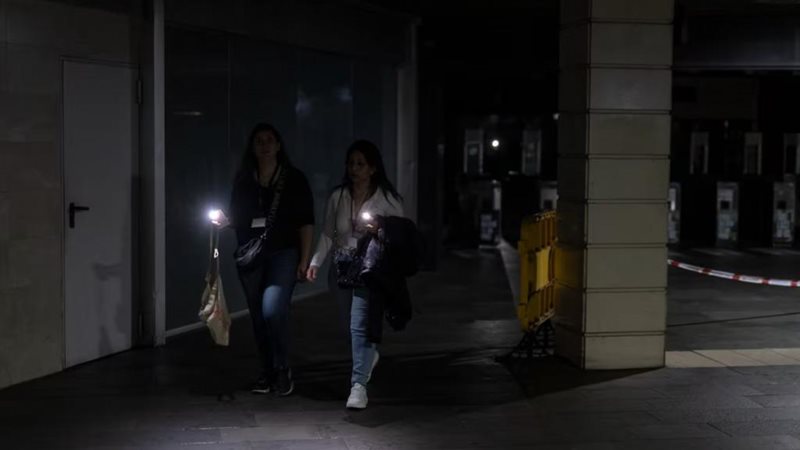 انقطاع الكهرباء في