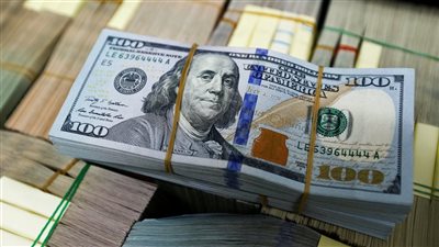 تذبذب مستمر.. الدولار يتراجع أمام الجنيه في ختام تعاملات الأربعاء