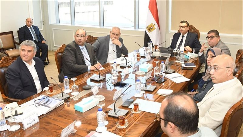 اجتماع وزير الإسكان